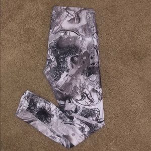 Small grey and white marbled leggings